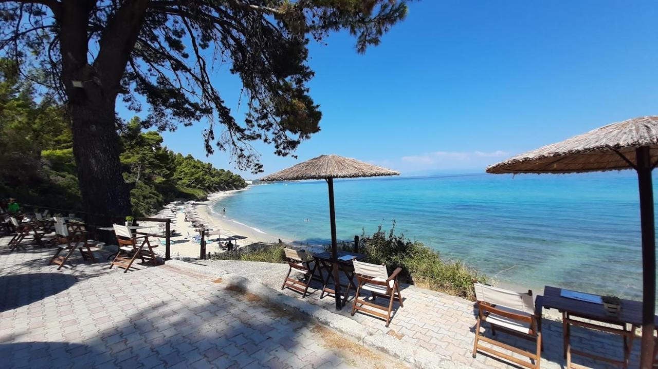 Blue Pastel-cliffside Villa, Shared Pool, Wild Sandy Nearby Holiday home *