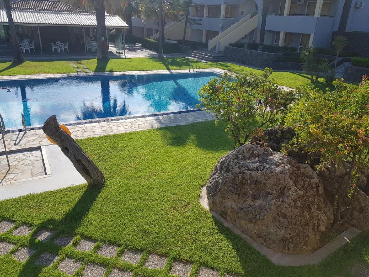 Asteraki Aparthotel 3*