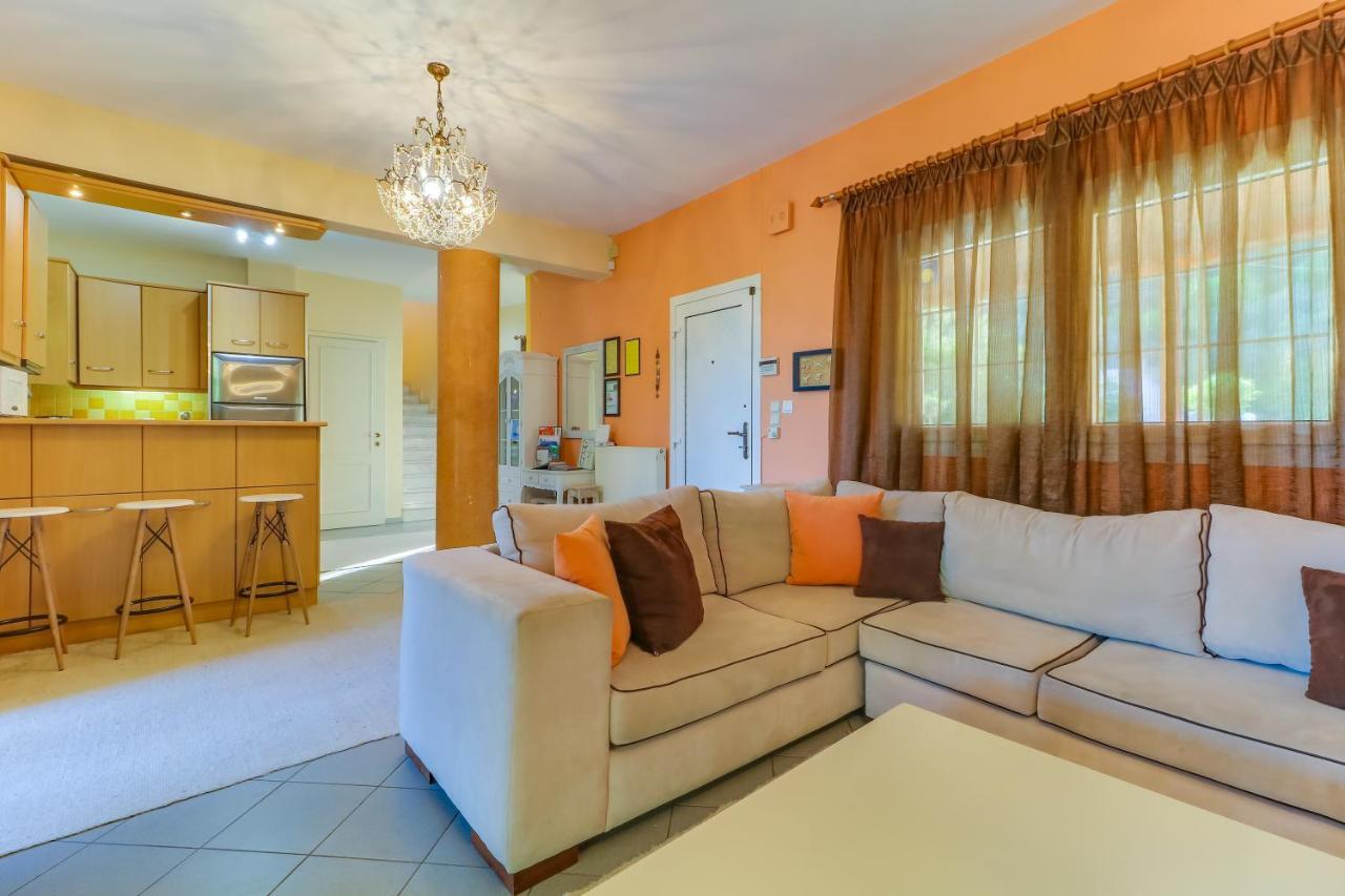 Villa Laguna *