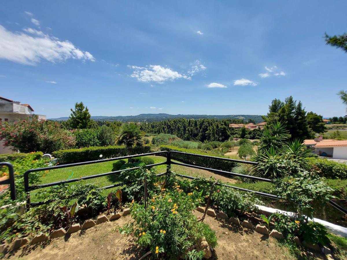 Villa Elani Private Retreat - Villa Maria Garden Escape