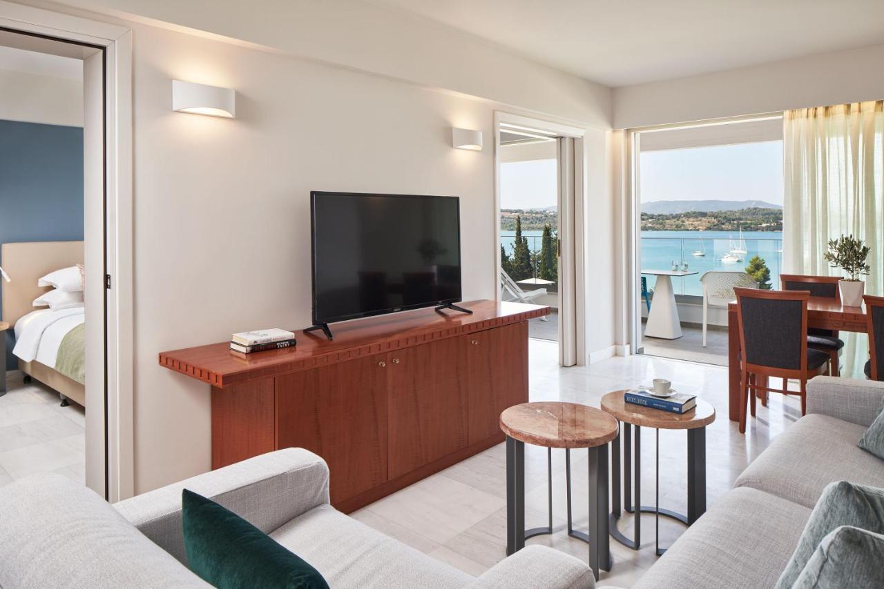 Aks Hotel 4*