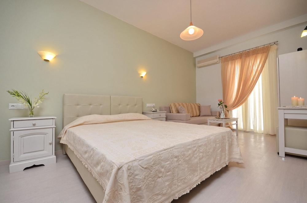Aparthotel Blue Sky Naxos City