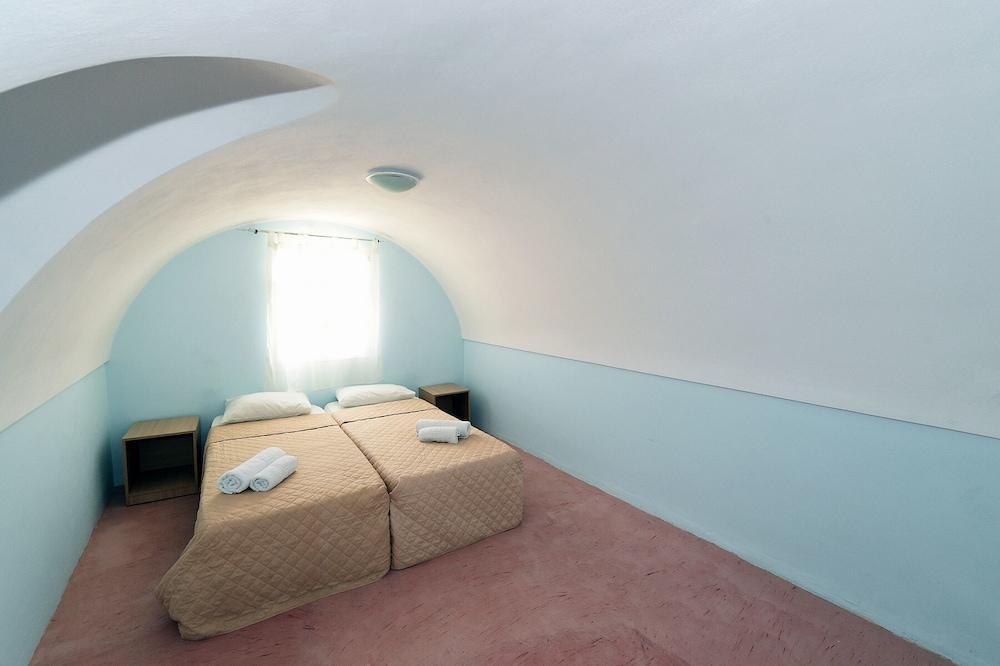 Leon Lux Aparthotel