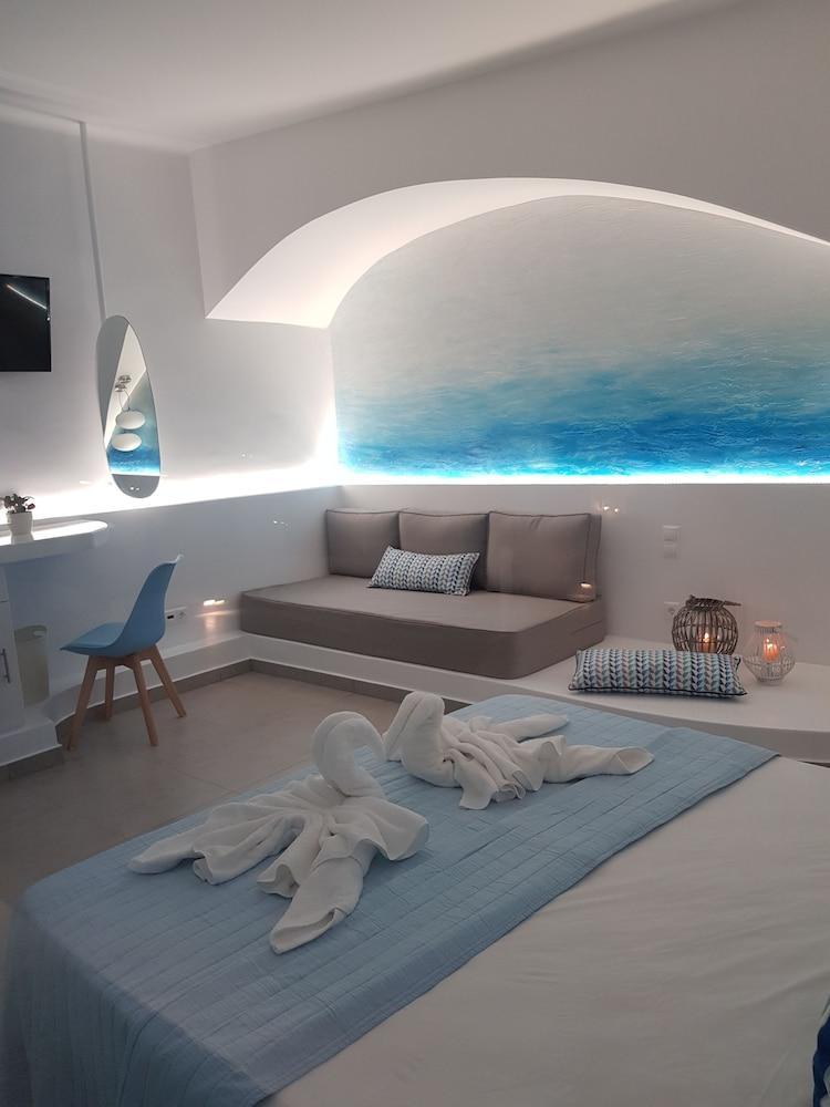 Amera Apartment Fira (Santorini)