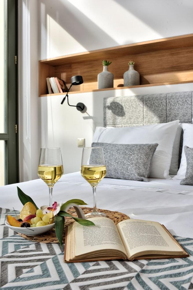 Thission Luxury Homes & By K&k Athens