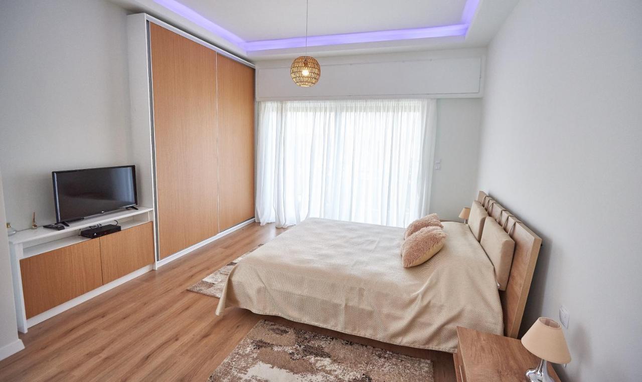 The El Greco Spirit Meets The Athenian Luxury Apt1 *