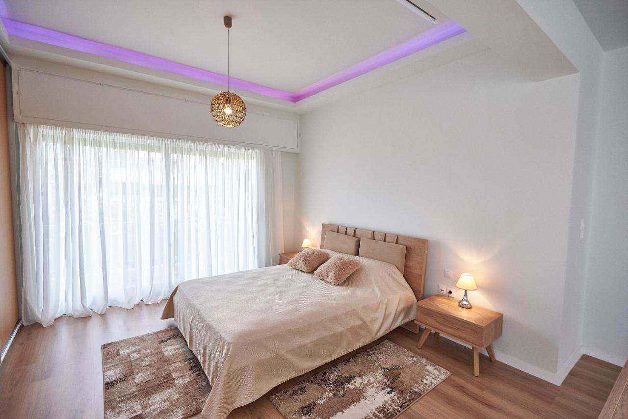 The El Greco Spirit Meets The Athenian Luxury Apt1