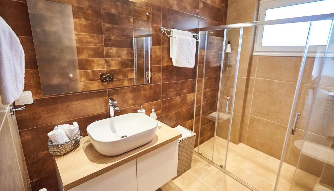 The El Greco Spirit Meets The Athenian Luxury Apt1 *