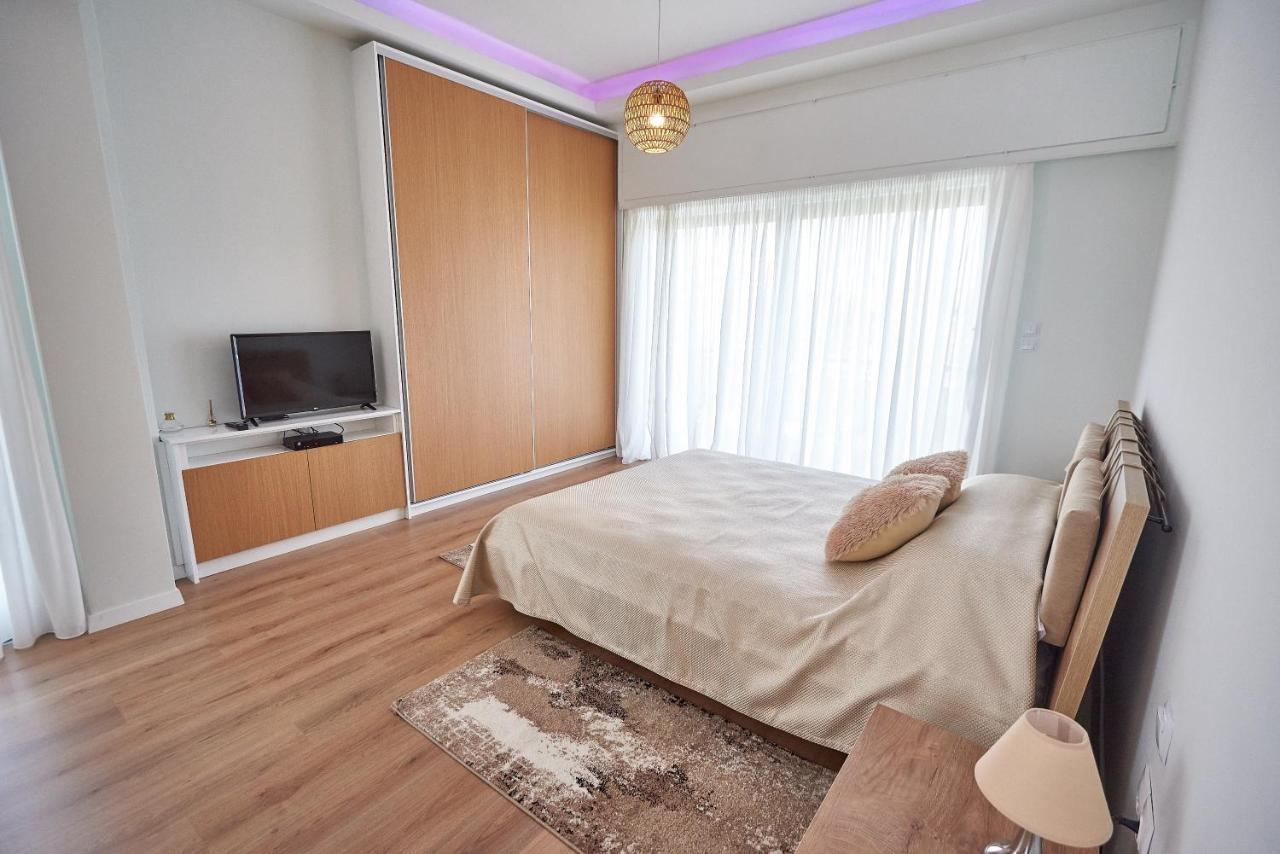 The El Greco Spirit Meets The Athenian Luxury Apt1 Apartment
