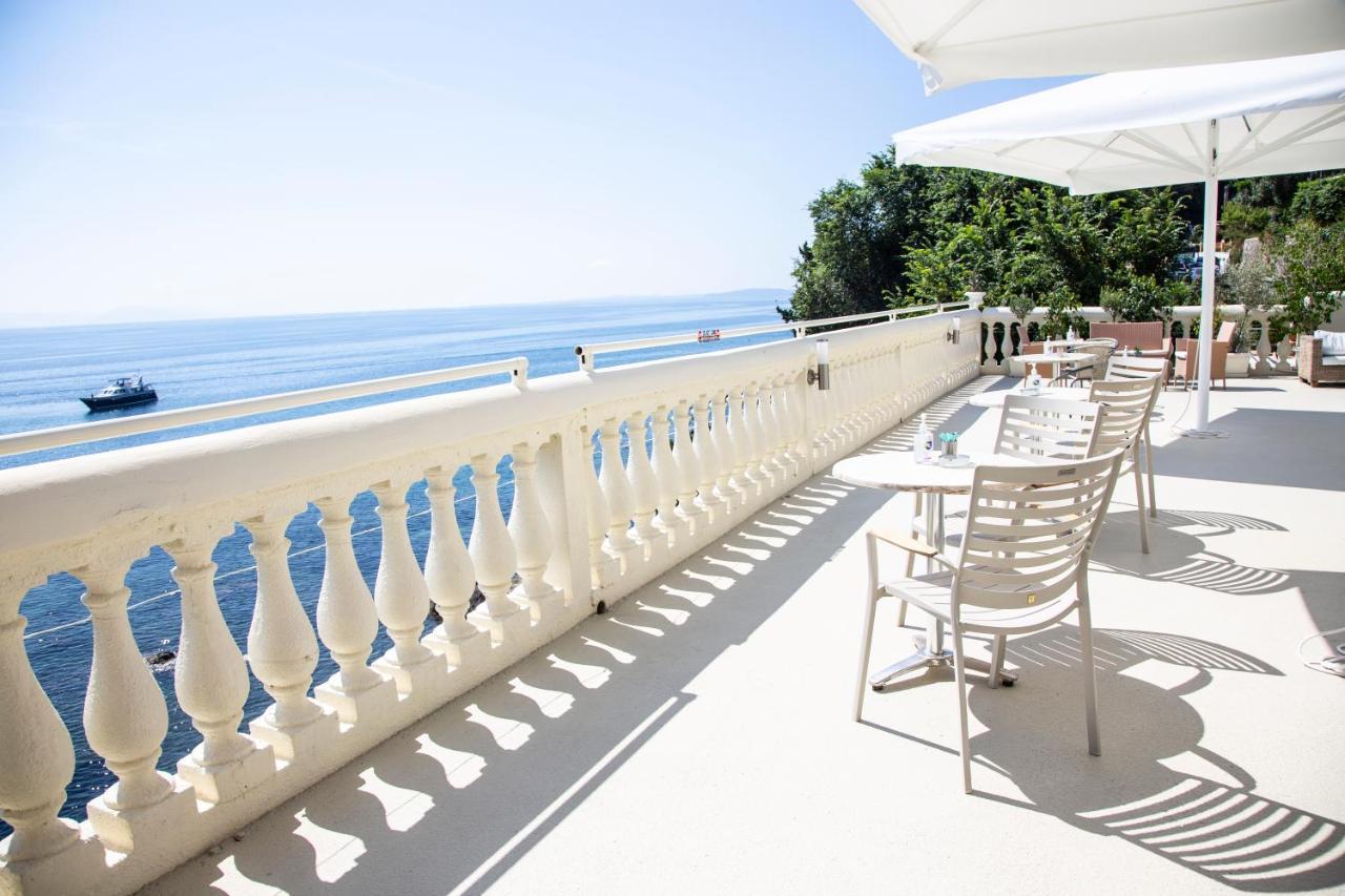 Hotel Pontikonisi & 3*