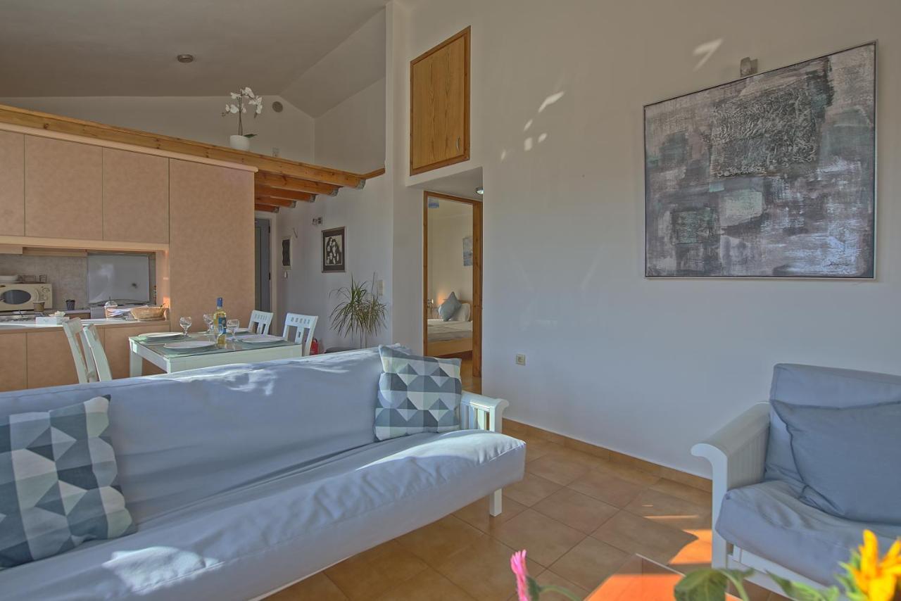 By The Sea - 50 M From The By Posarellivillas