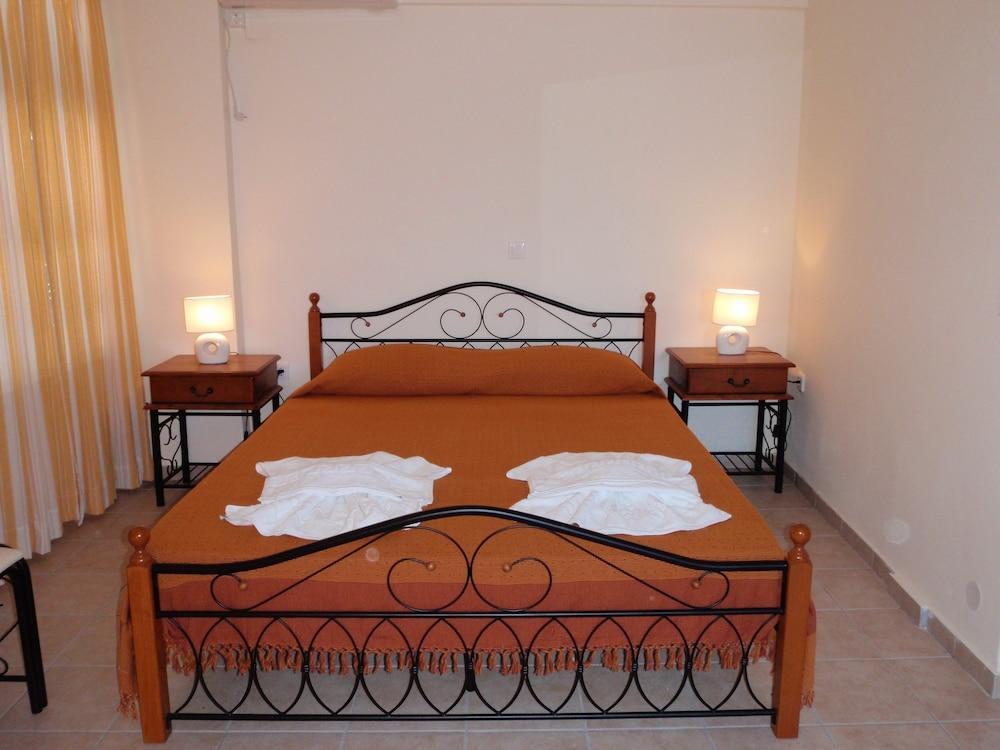 Apartment Afroksilia Katouna
