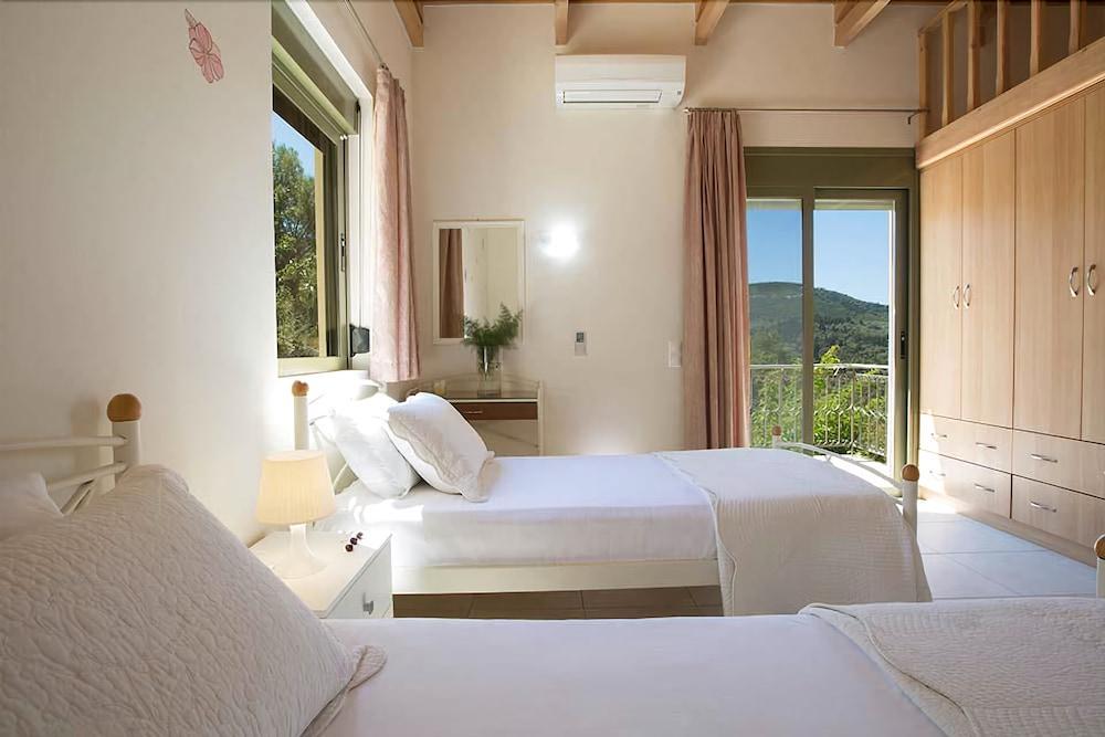 Fotini Lefkada City