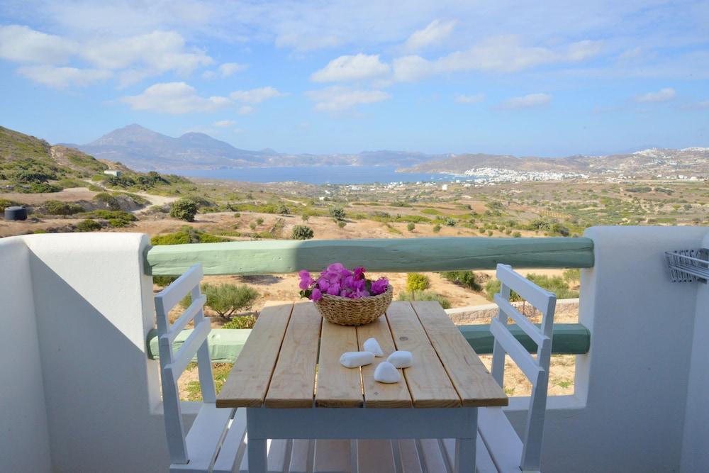Apartment Hawk Stone Adamantas (Milos)