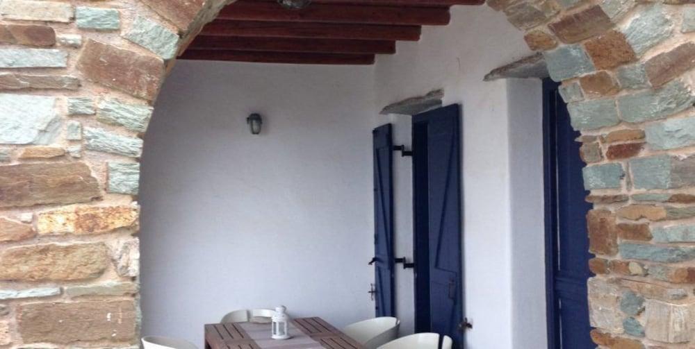 Apartment Anemismata *
