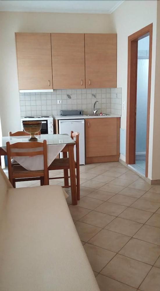 Katsenos Apartment