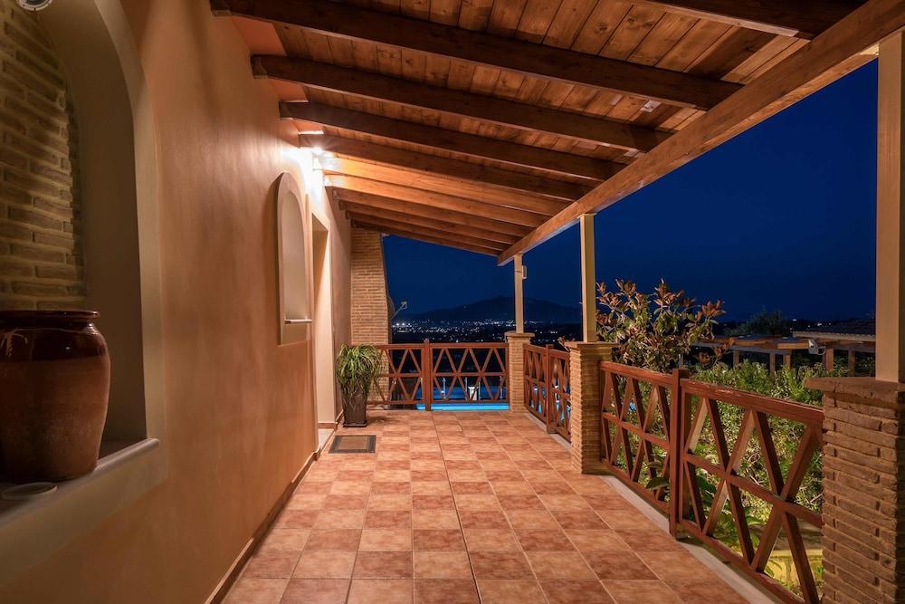 Apartment Clairy Laganas