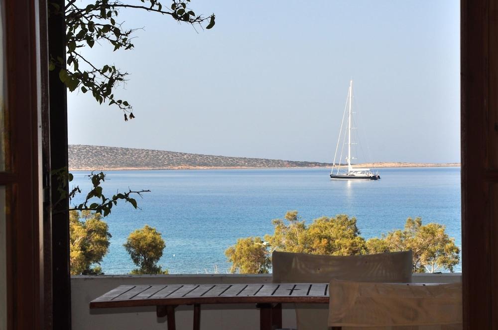 Michalis Parikia (Paros)