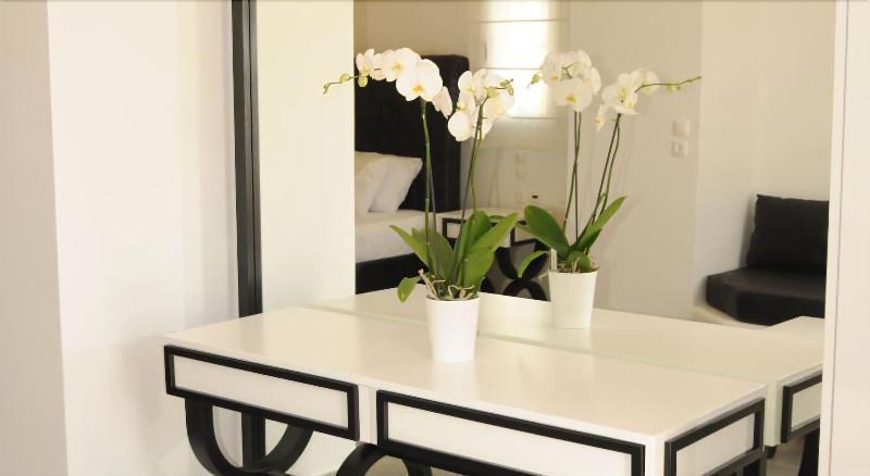 Queen Boutique 3* Mykonos Town