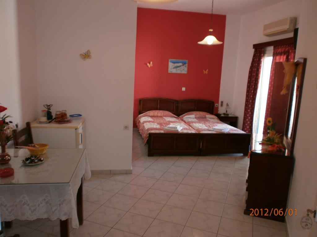 Mimoza 2* Adamantas (Milos)