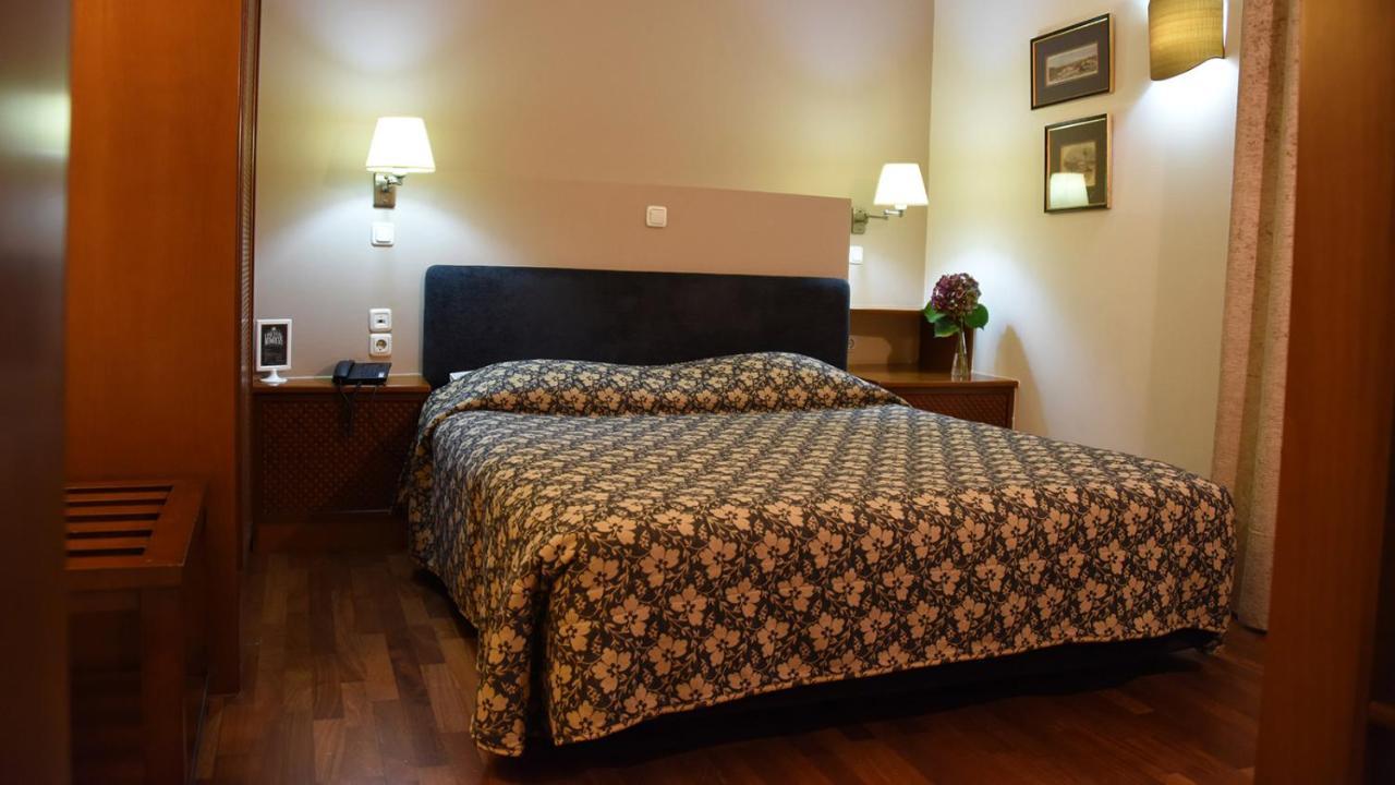 Dionisos 3*