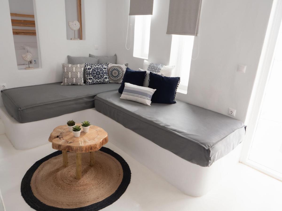 8 Keys Aparthotel Naousa (Paros)