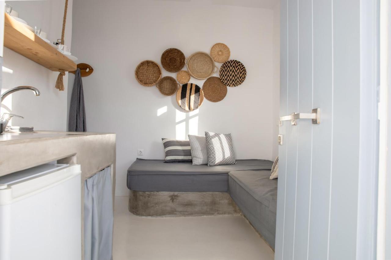 8 Keys * Naousa (Paros)