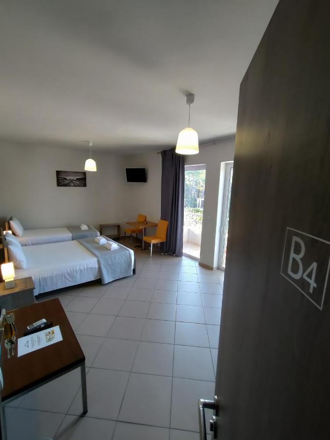 Peania Domus Apartment