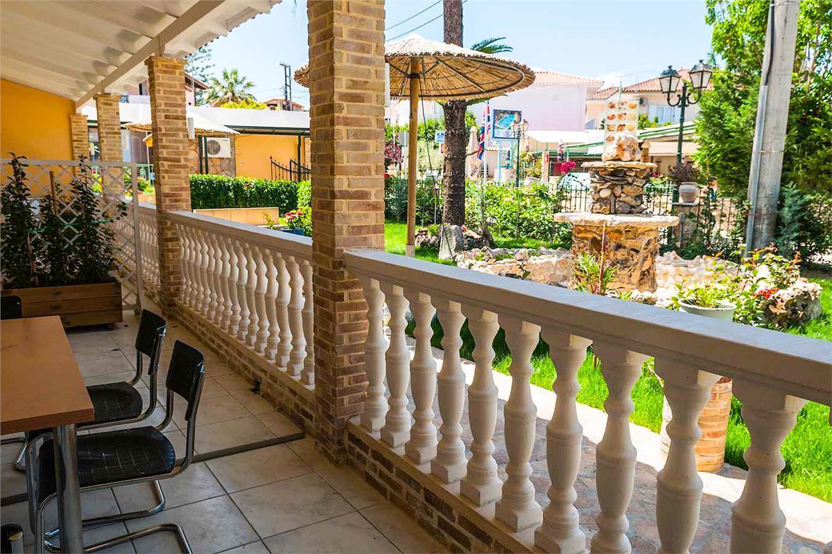 Tom & John Center Aparthotel 4*