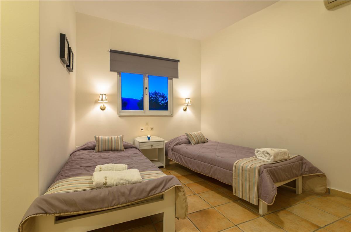 Aparthotel Nemesis 3*