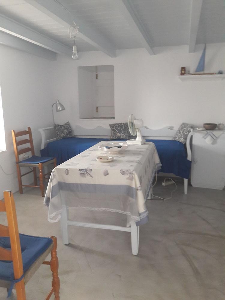 Holiday home Lotus Sweet Hydra *
