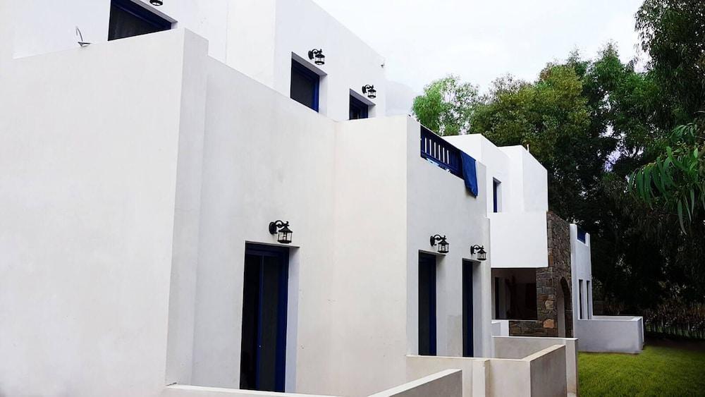 Guest house Almiriki Serifos 3*