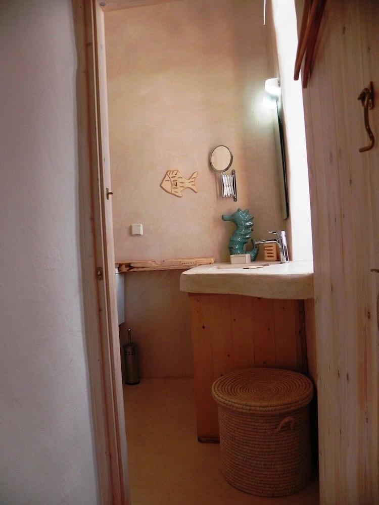Lindos Esel Suites *