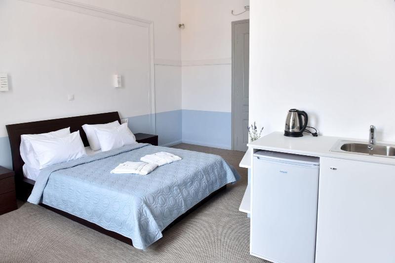 Guest house Douskos 3*