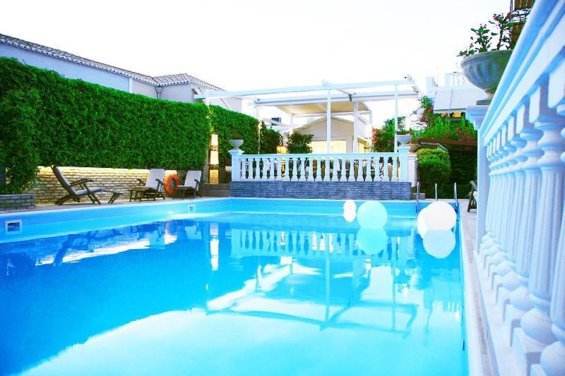 Armata Boutique Spetses Town