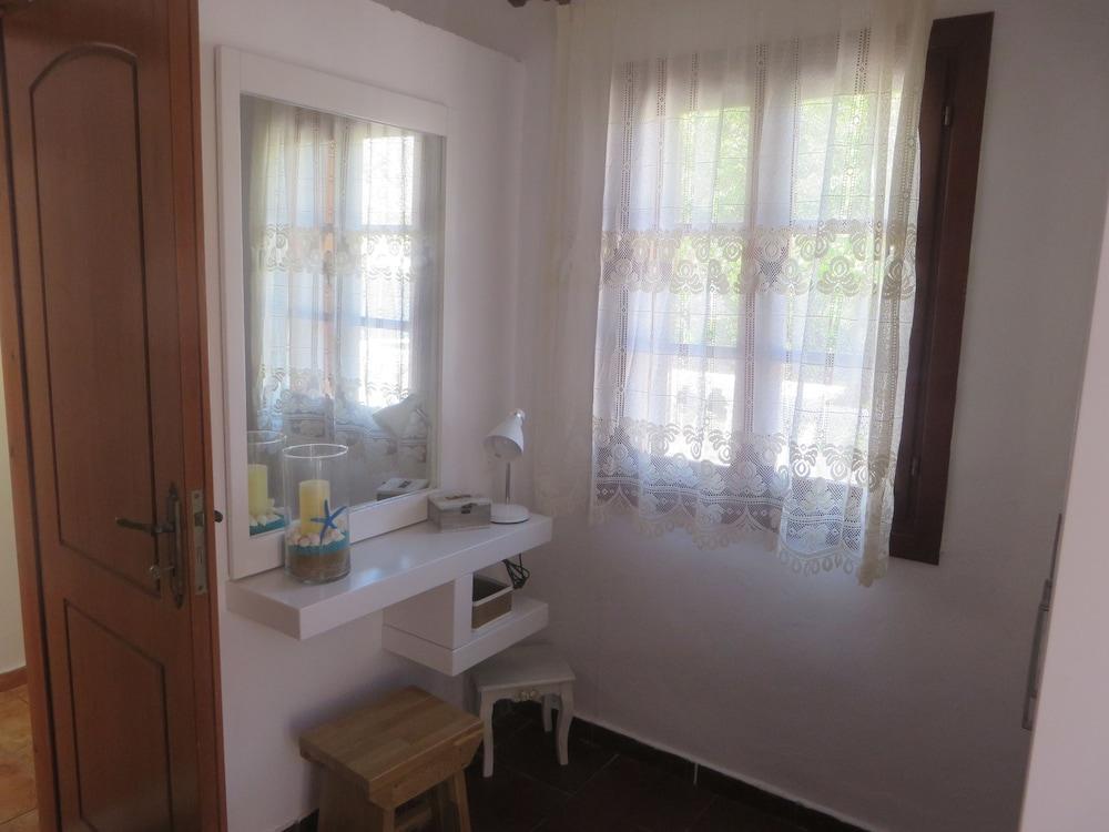 Maravelia Mare Symi