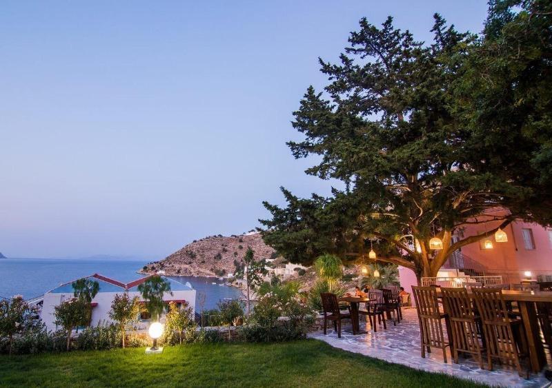 Niriides Hotel Apartments 3*