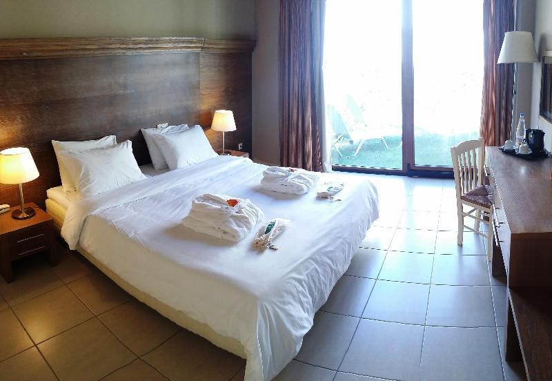 Hotel Valley Village 3*