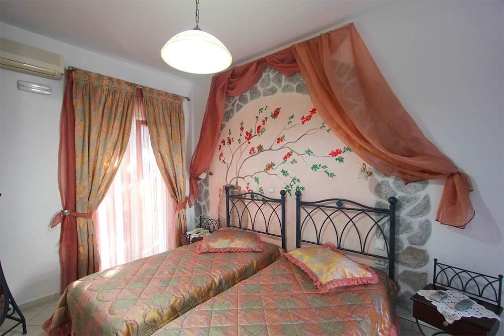 Aparthotel Dibellee Mykonos Studios 3*