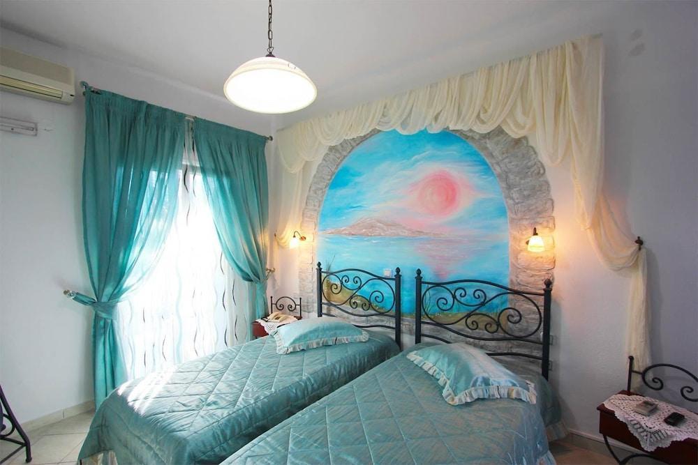Dibellee Mykonos Studios