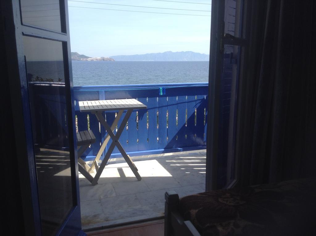 Haritos - Geothermal Hot Swimming Pool Hotel Mandraki (Nisyros)