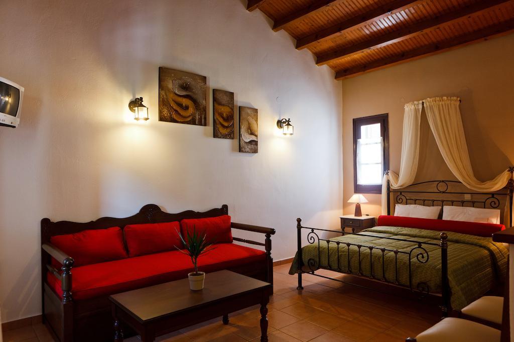 Hovolo Aparthotel 3*