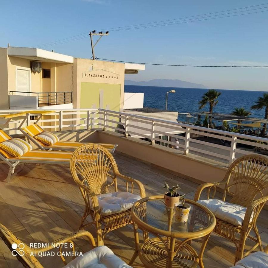 In Front Of The Sea Apartment *