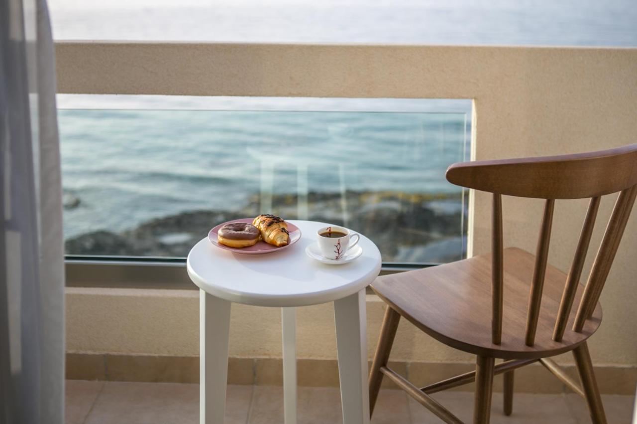 Almyra Seaside House *