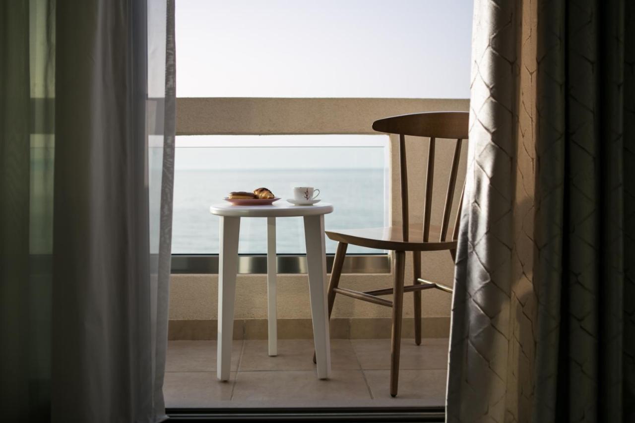 Almyra Seaside House *