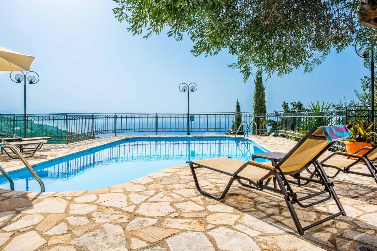 Selini Nisaki (Corfu)