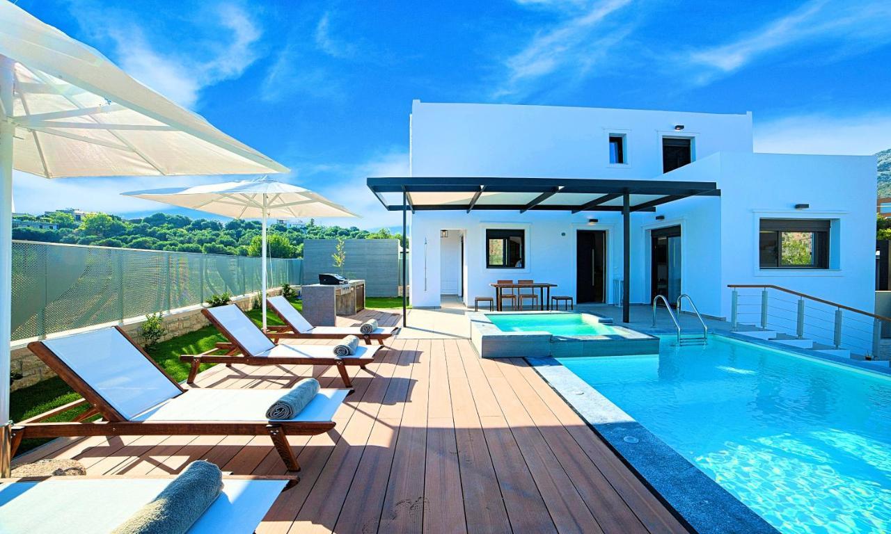 Perla With Heated Pool Villa