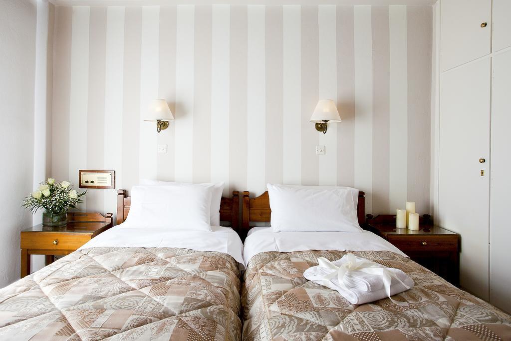 Kouros Hotel 3*