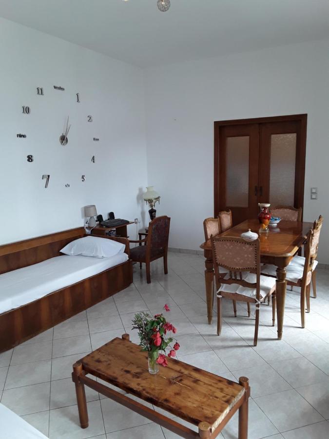 Apartment Square House Filotion