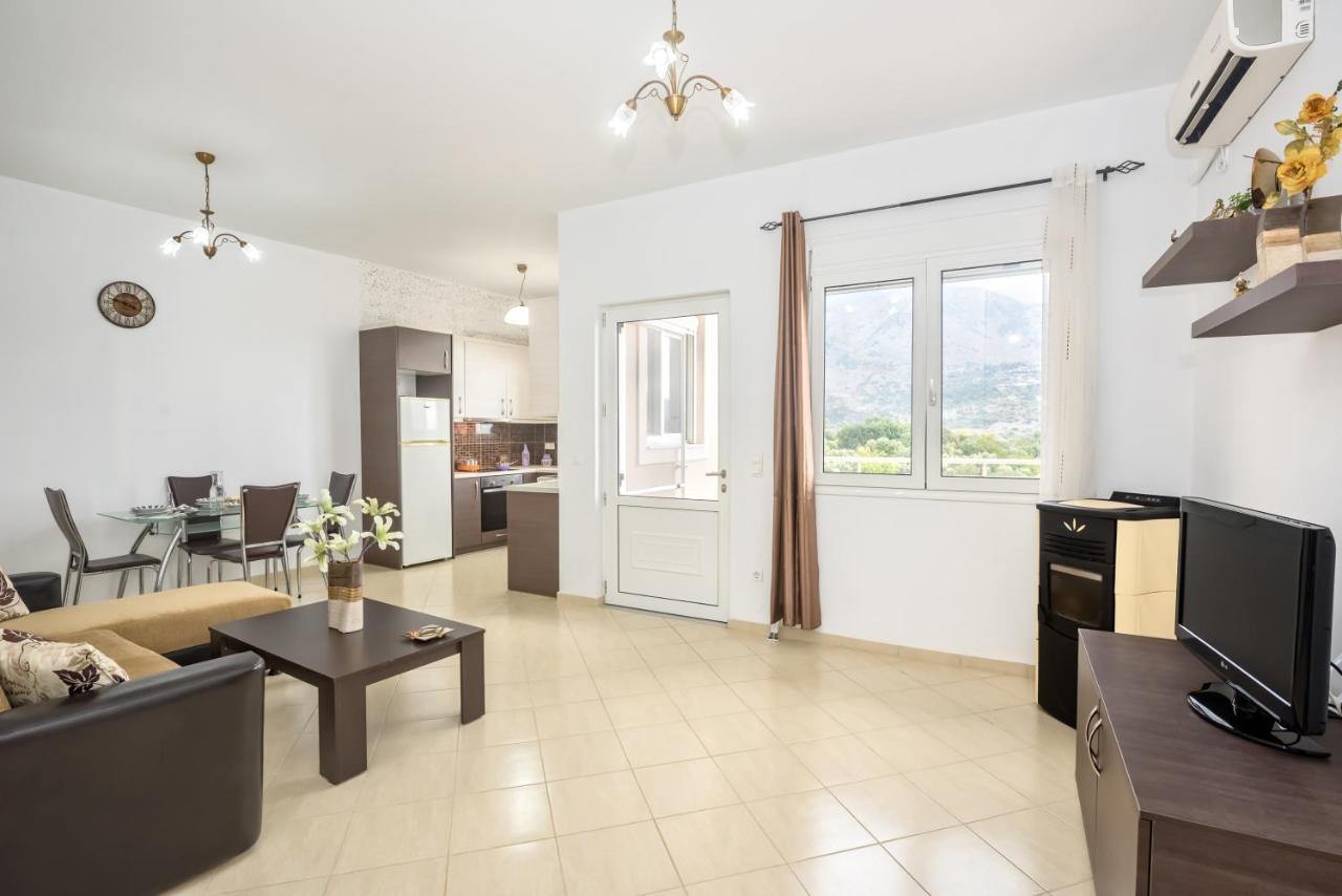 Apartment Giannis Pool In Kastelos *